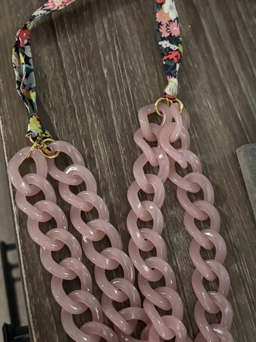 Pink Resin Chain Statement Necklace – Women Accessories